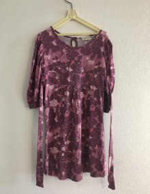 Schöne Bluse mit Blumenmuster