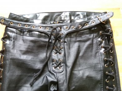 Damen Hose mit Lederoptik und Schnürung