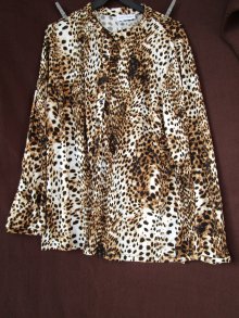  Gr. 50 SHIRT - LANGARM mit trendigem Leo-Muster