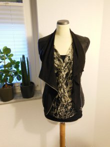 Detailverliebtes Blusen Top mit Rüschen - leicht transperent