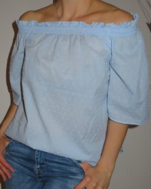 Wunderschöne schulterfreie Bluse 