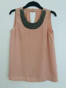 Edles Top mit Perlen bestickt