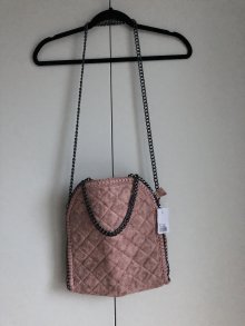 Handtasche, rosa mit Ketten, gesteppt