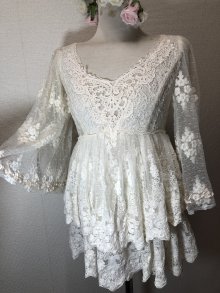 Snidel Tunika Bluse aus Spitze in weiß, Rüschen, spitze, antik, gyaru, Japan 